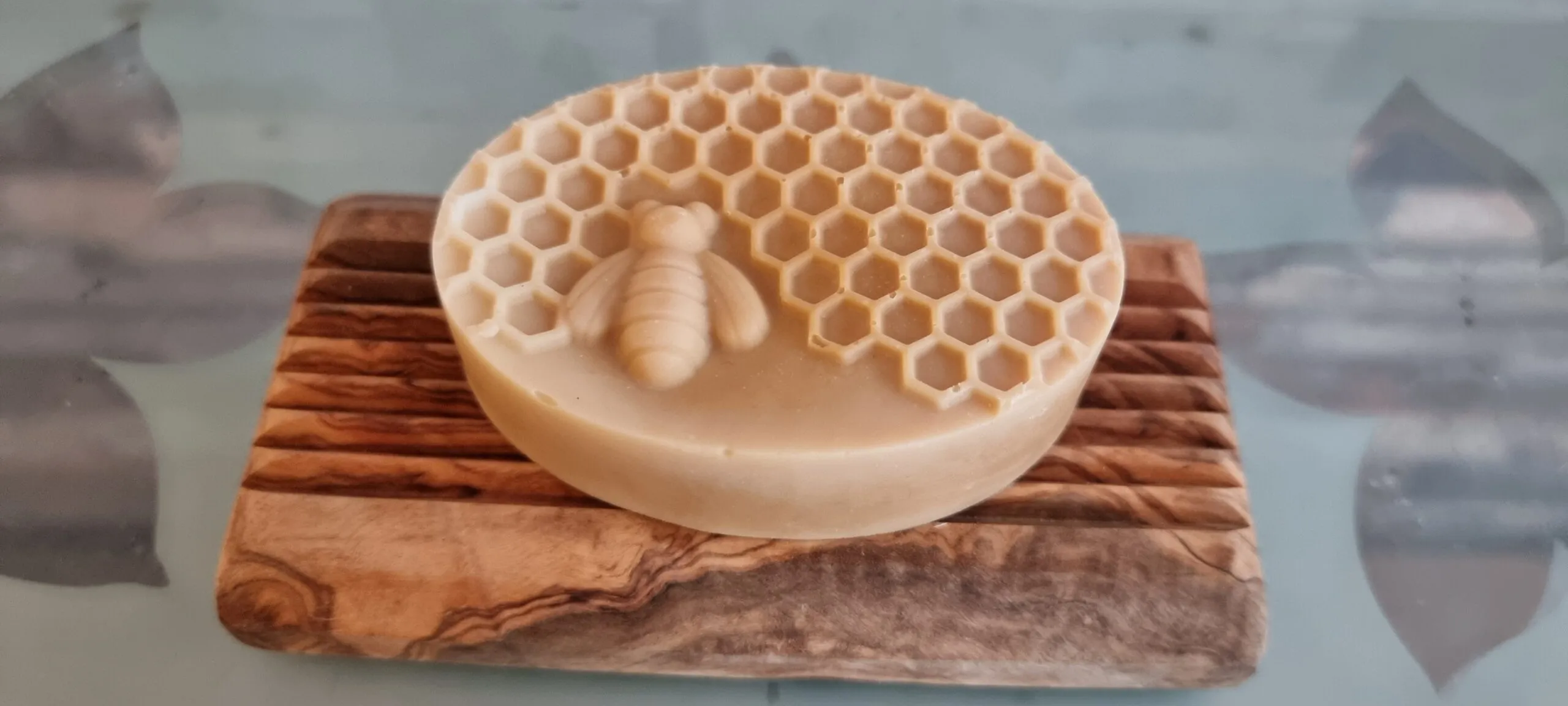 Organic Peppermint Honey Soap - 90g - Image 3
