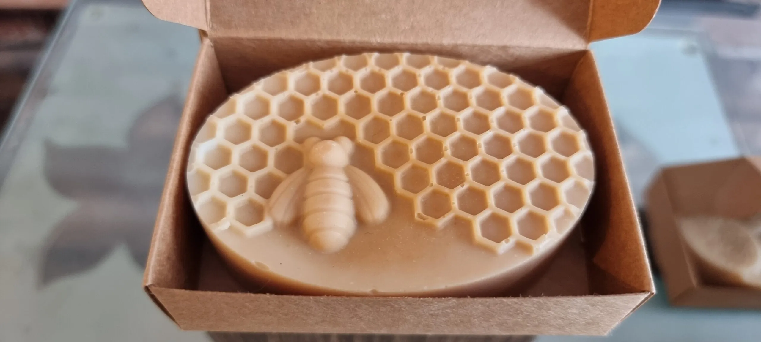 Organic Peppermint Honey Soap - 90g - Image 2